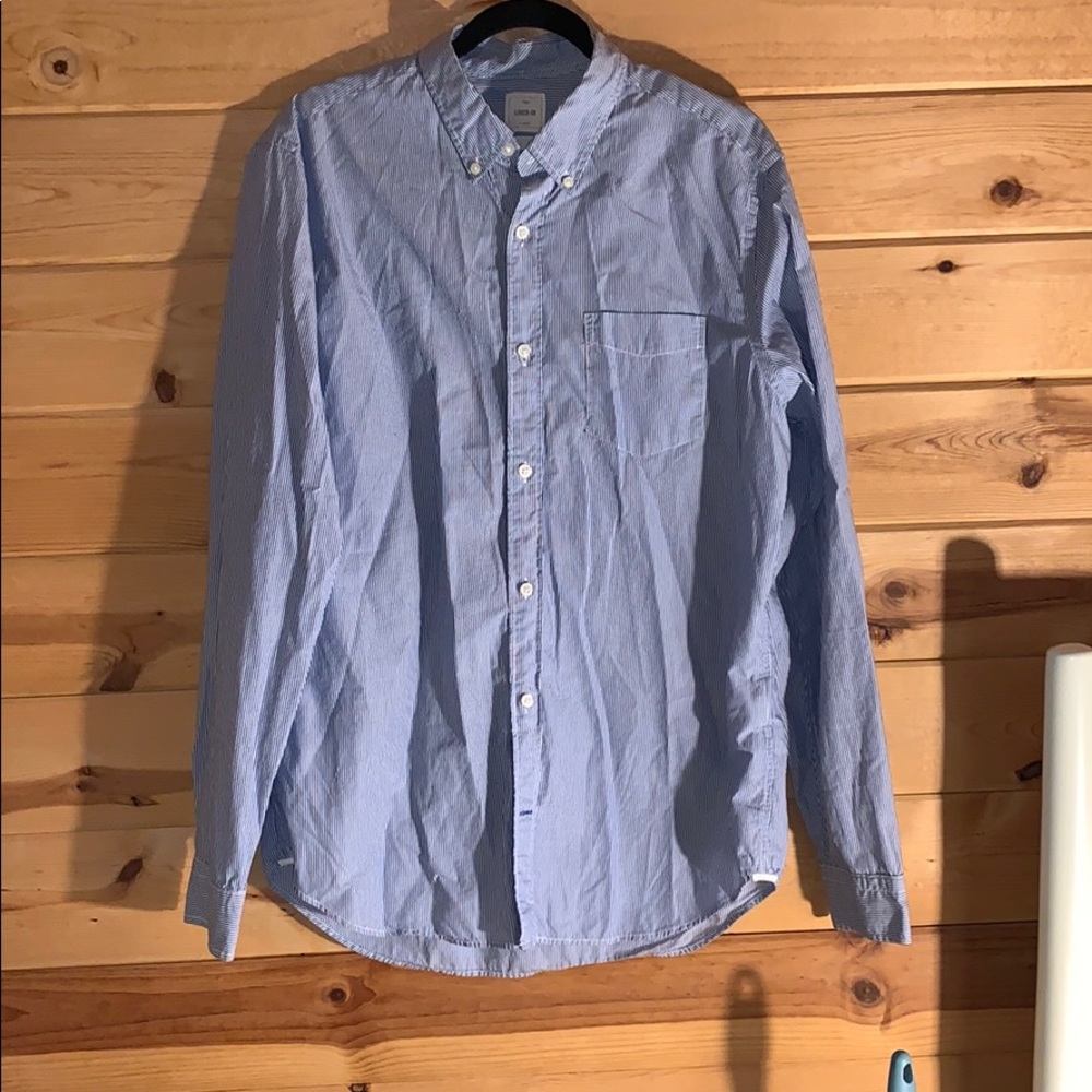 Men’s Gap “lived-in” button down shirt